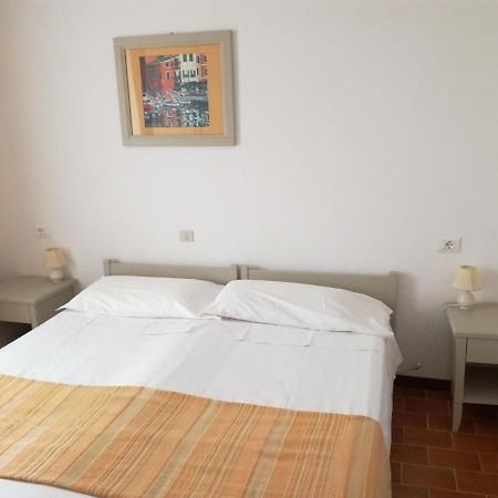 פרוצ'ו Albergo Dei 10 Colori מראה חיצוני תמונה