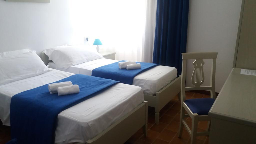 פרוצ'ו Albergo Dei 10 Colori מראה חיצוני תמונה